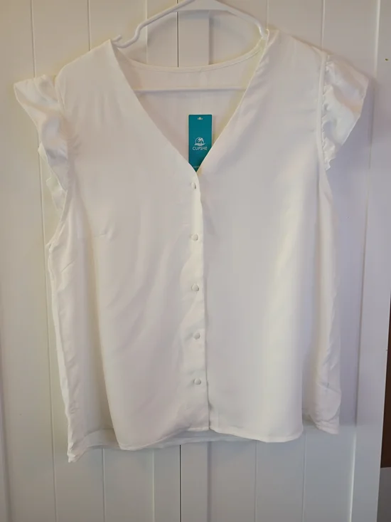 CUPSHE White V-Neck Button Front Women's Top - Picture 1 of 6